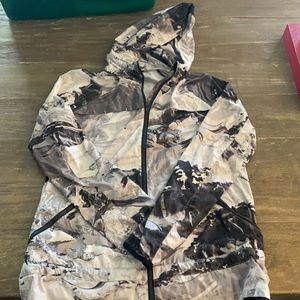 Lulu lemon rain coat with hood